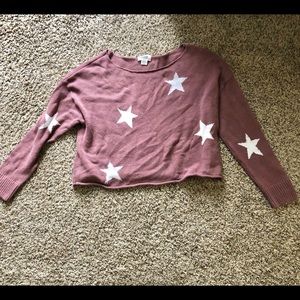 Hardly worn, loose collar and in very good shape.